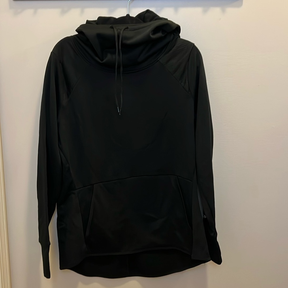 Champion sweatshirt. Like new. Great detail.